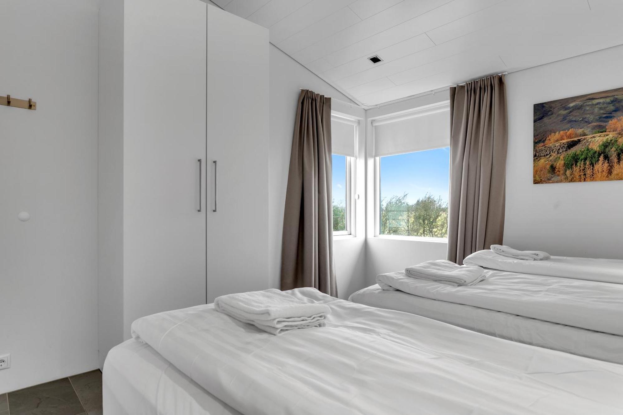 Luxury Villa With River View Laugaras Екстер'єр фото
