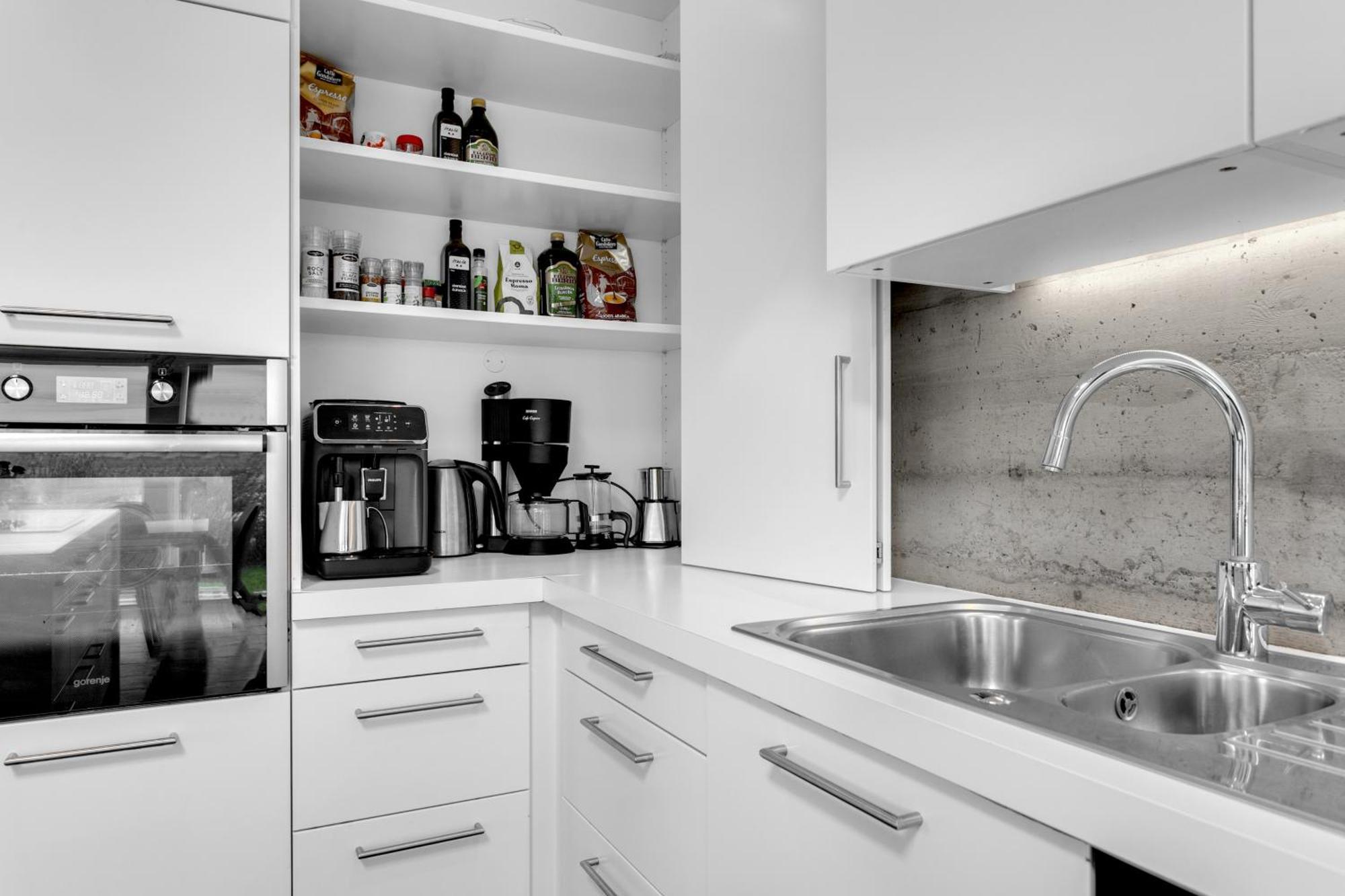 Luxury Villa With River View Laugaras Екстер'єр фото