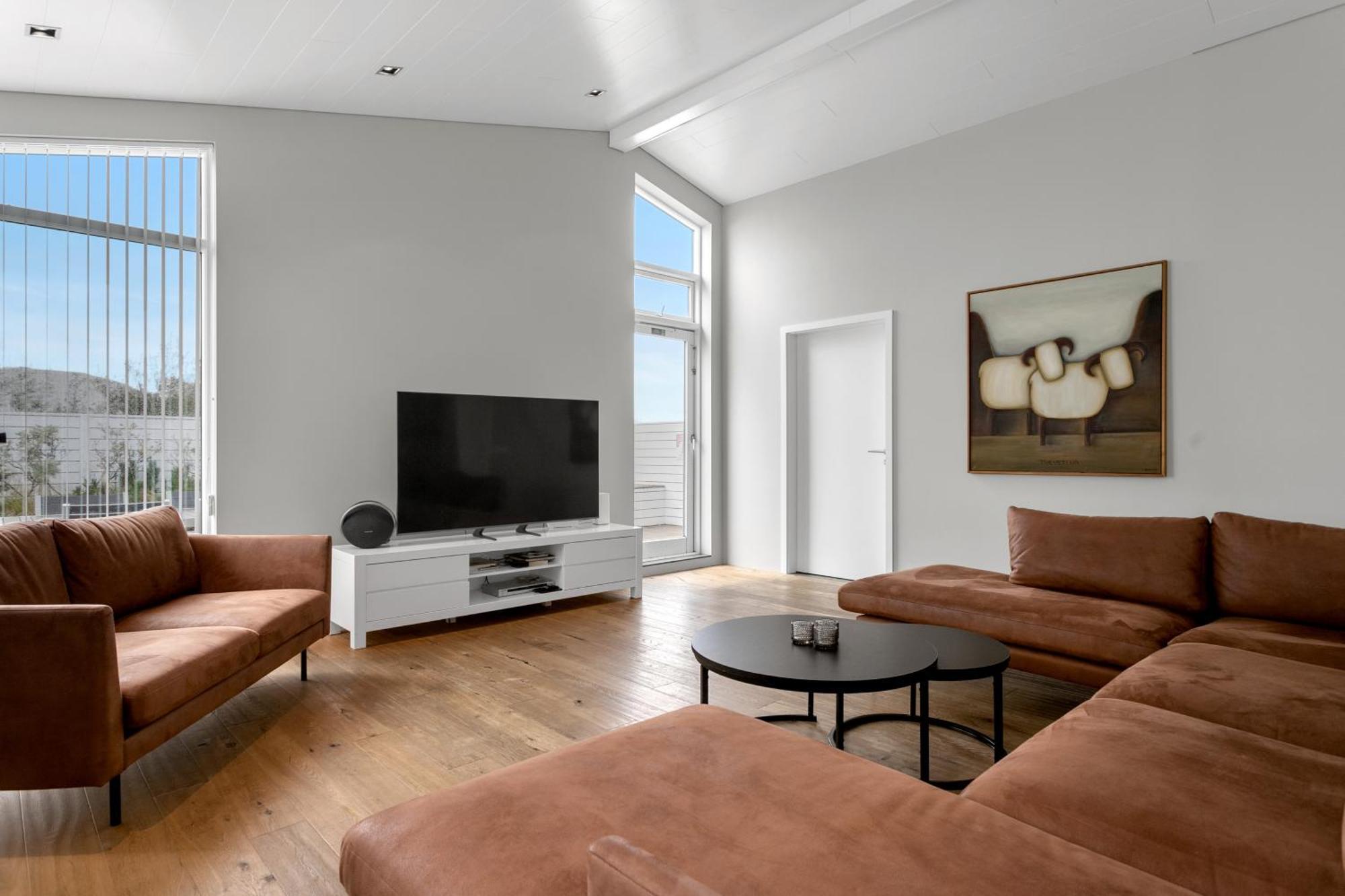 Luxury Villa With River View Laugaras Екстер'єр фото